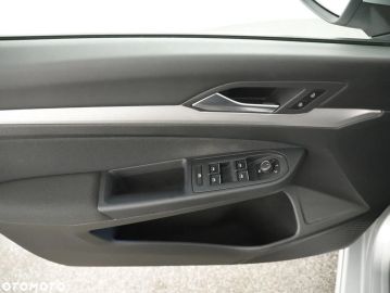 Car image 37