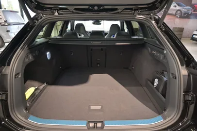 Car image 33