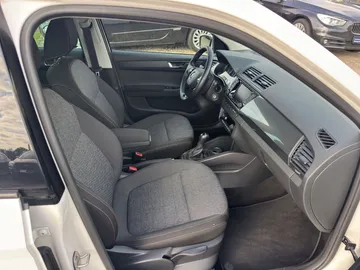 Car image 23