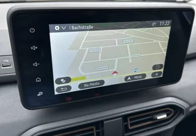Car image 18