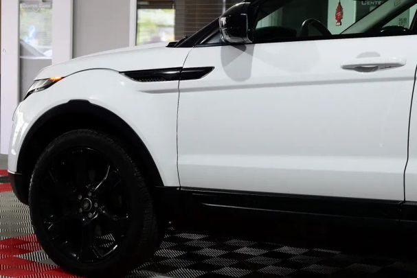 Land Rover Range Rover Evoque Td4 SE Dynamic 132 kW image number 37