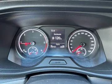 Car image 29