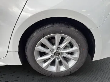 Car image 22
