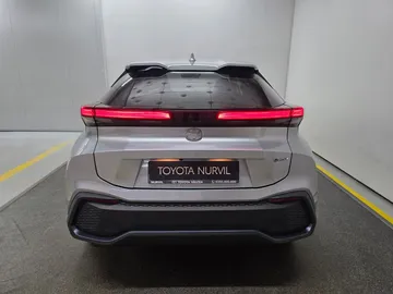 Car image 4