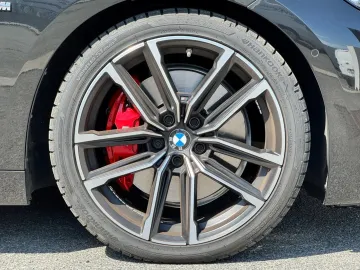 Car image 40