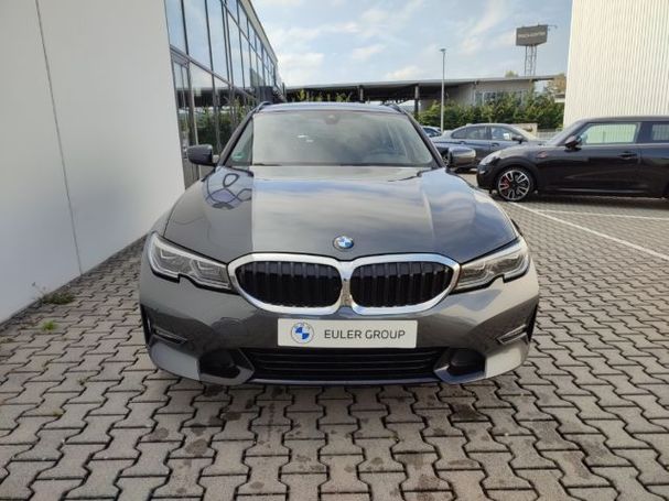 BMW 320i Touring Sport Line 135 kW image number 2