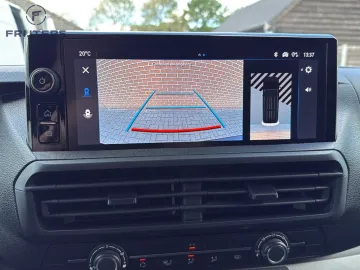 Car image 29