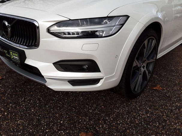 Volvo V90 Cross Country B5 AWD Geartronic Ultimate 173 kW image number 4