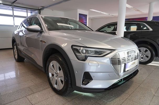 Audi e-tron 55 quattro 300 kW image number 2