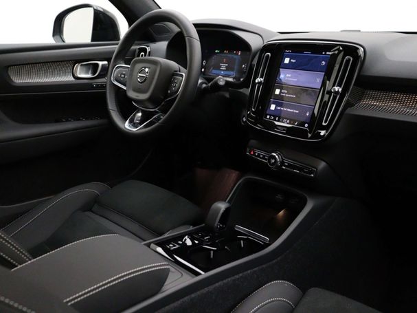 Volvo XC40 B4 Black Edition 145 kW image number 37