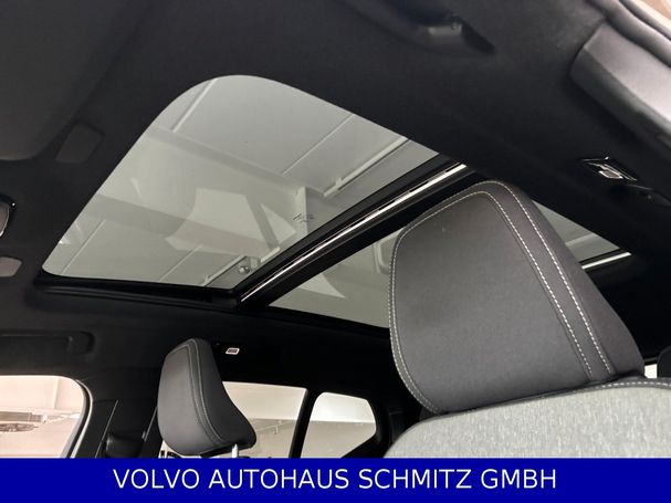 Volvo XC40 B4 Plus Dark 145 kW image number 4