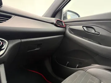 Car image 47