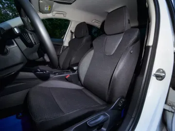 Car image 33