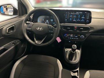 Car image 10