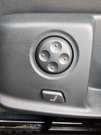 Car image 37