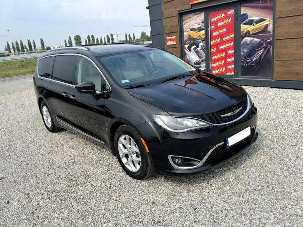 Chrysler Pacifica 214 kW image number 2