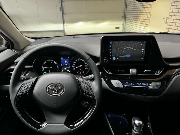 Toyota C-HR 2.0 Hybrid Dynamic 135 kW image number 17