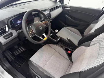 Car image 30