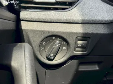 Car image 33