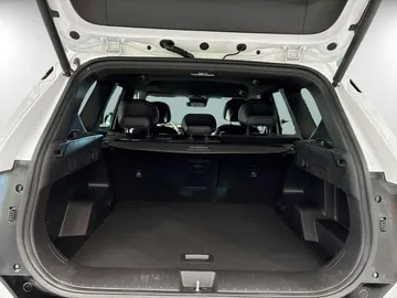 Car image 32