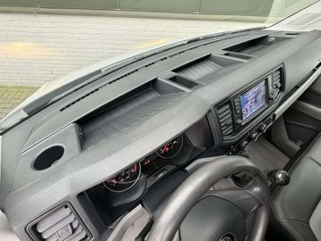 Car image 33