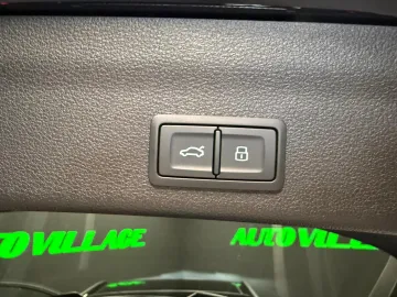 Car image 35