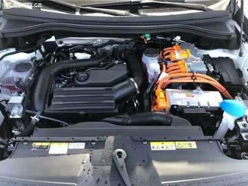 Car image 30