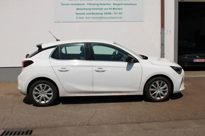 Car image 4