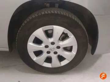 Car image 29