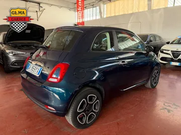 Car image 4