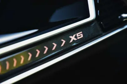 Car image 38