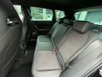 Car image 33