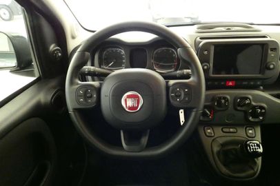 Car image 14