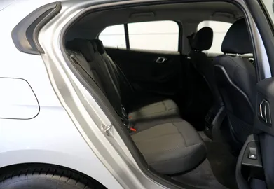 Car image 31