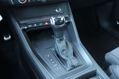 Car image 40