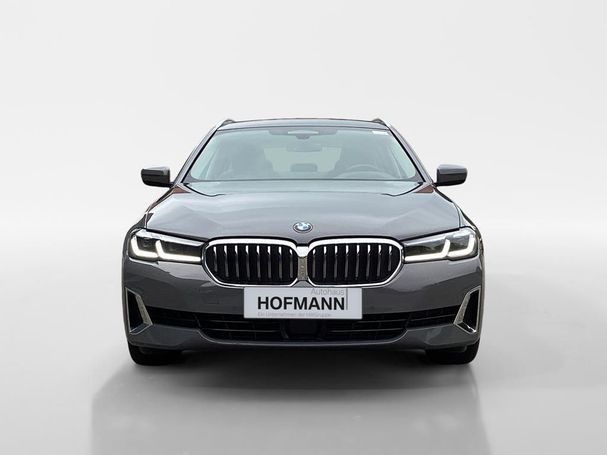 BMW 540d Touring Luxury Line xDrive 250 kW image number 2