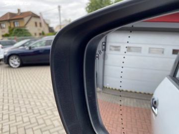 Car image 37