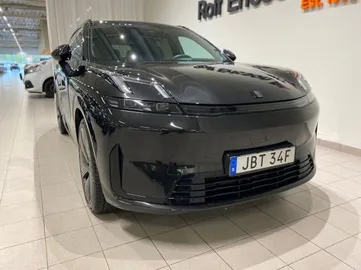 Car image 3