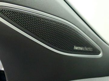 Car image 33