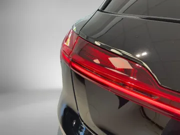 Car image 33