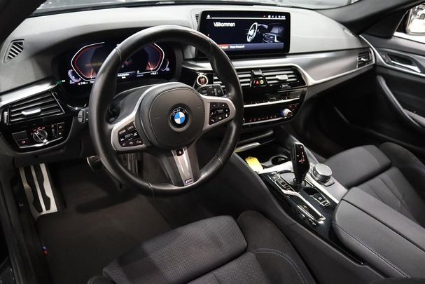 BMW 520d Touring xDrive 140 kW image number 7