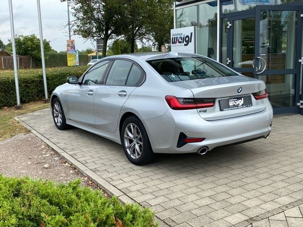 BMW 320d Sport Line 140 kW image number 6