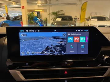 Car image 15