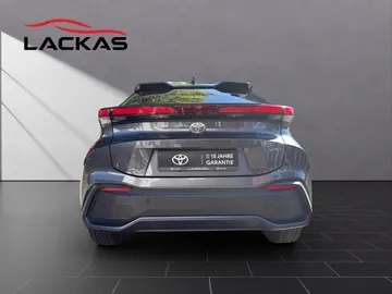 Car image 4