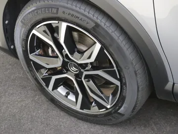 Car image 33