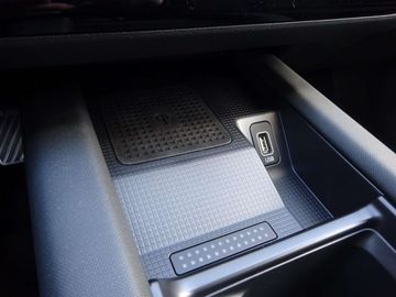 Car image 38