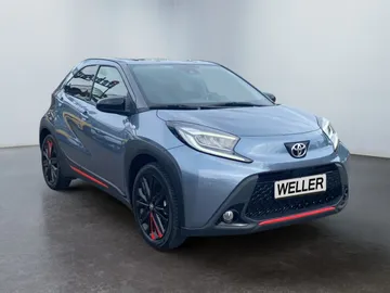 Car image 2