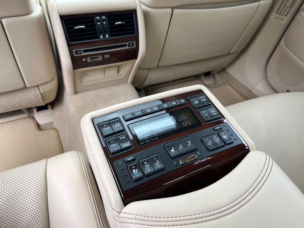 Lexus LS 600 h AWD 327 kW image number 17