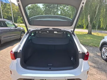Car image 29