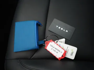 Car image 48